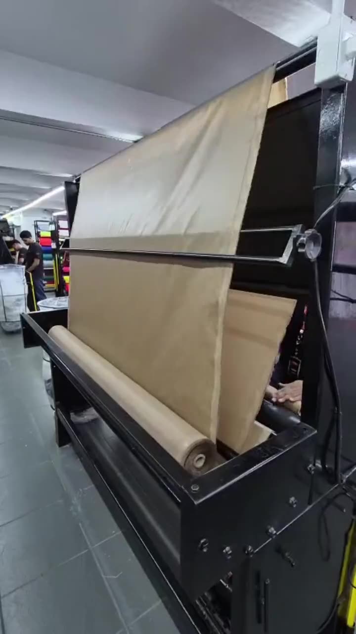 Cortada, costurada e testada aqui.